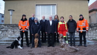 Kooperation mit Rettungshundestaffeln Gruppenfoto