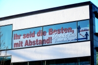 Der Schriftzug "Ihr seid die Besten, mit Abstand!"