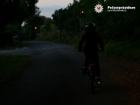 Dunkle Jahreszeit: Radfahrer ohne Licht