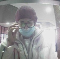 Der Link öffnet den gesamten Artikel: Polizei sucht mutmaßliche EC-Karten-Betrügerin Tatverdächtige 99-25