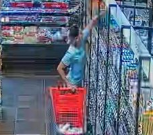 Unbekannter Ladendieb im REWE Markt Beelitz-Heilstätten