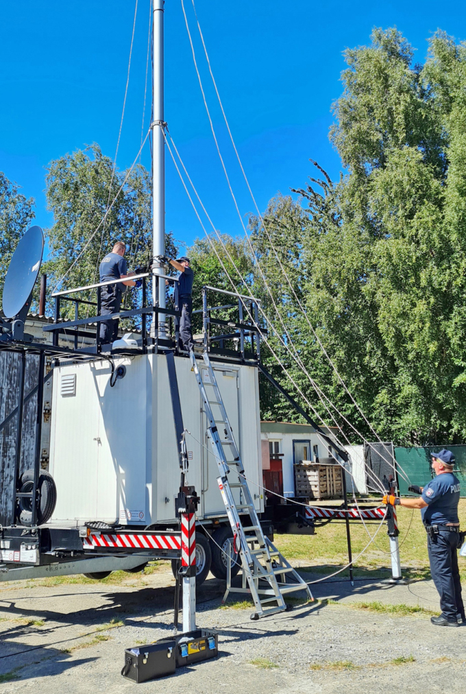 Aufbau der satellitenangebundenen Basisstation (Sat-mBS)