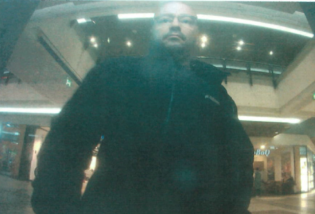 Bild des Tatverdächtigen bei Geldabhebung