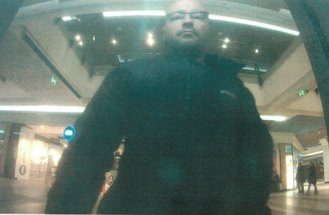 Bild des Tatverdächtigen bei Geldabhebung